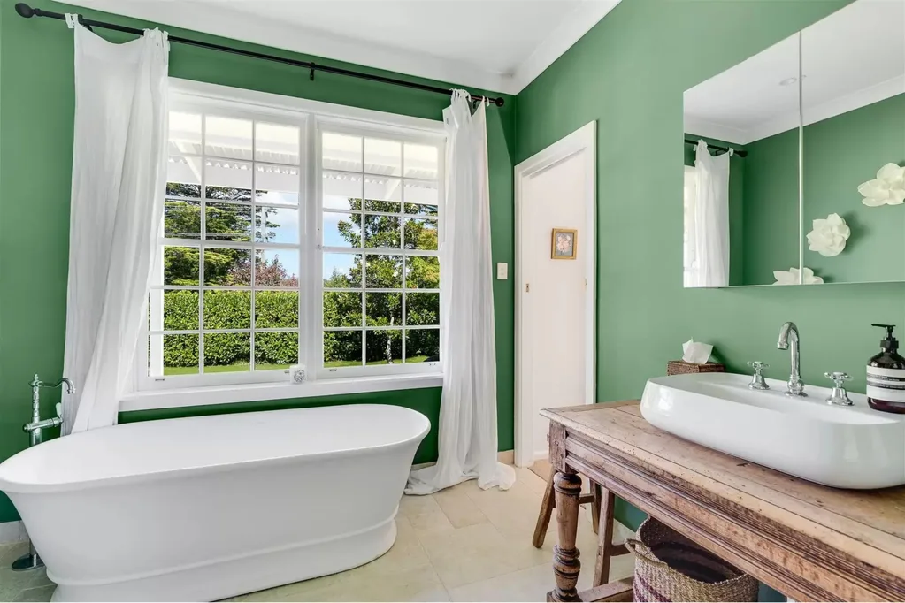 Samantha Armytage home Moss Vale renovation bathroom
