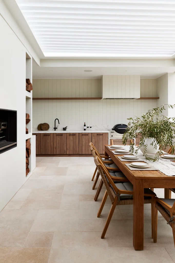 Alisa and Lysandra Brighton bungalow outdoor entertaining area