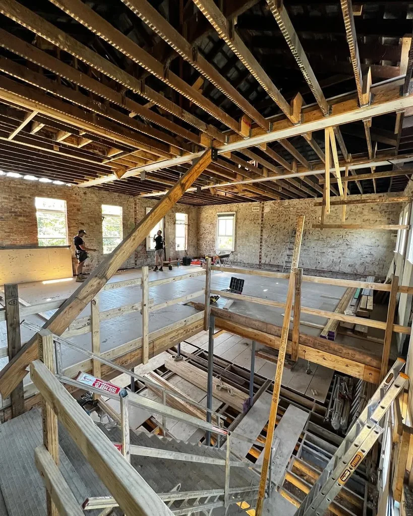 Andy Lee and Rebecca Harding's renovation updates.