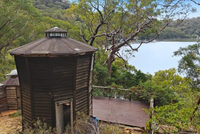a timber waterfront yurt on the hawkesbury river