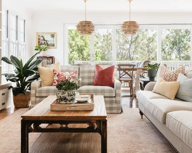 Living room with checkered lounge and wooden coffee table