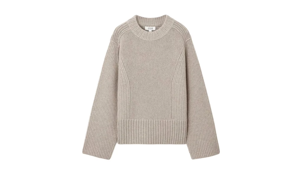 A chunky wool jumper in a neutral tone, an option for Mother's Day gifts.