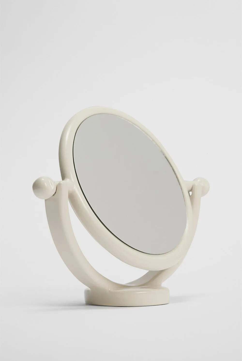 Lucinda Mirror
