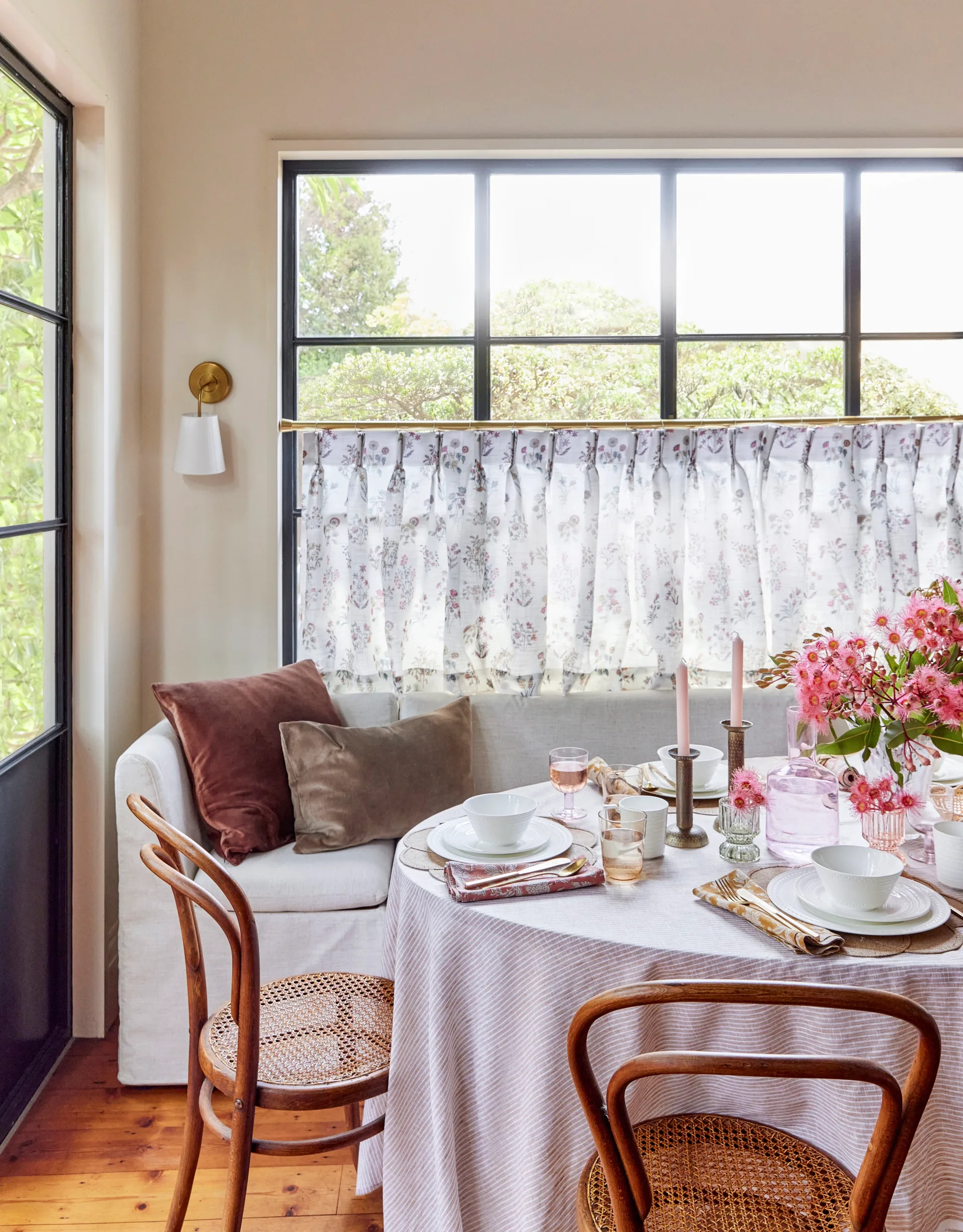 A luxury tablelook for less cost. 