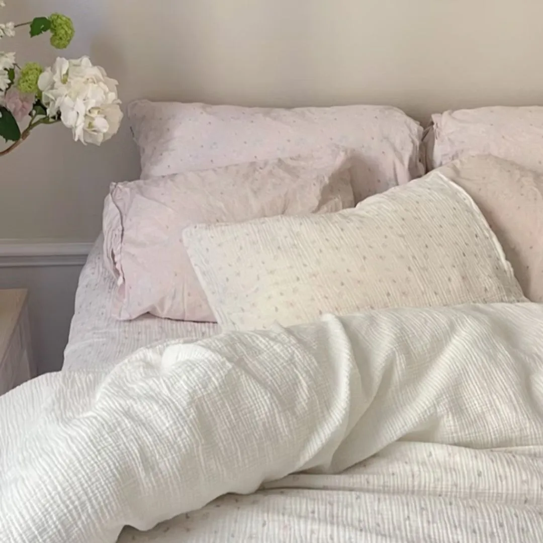 Djerf Avenue's shabby chic bedding. 