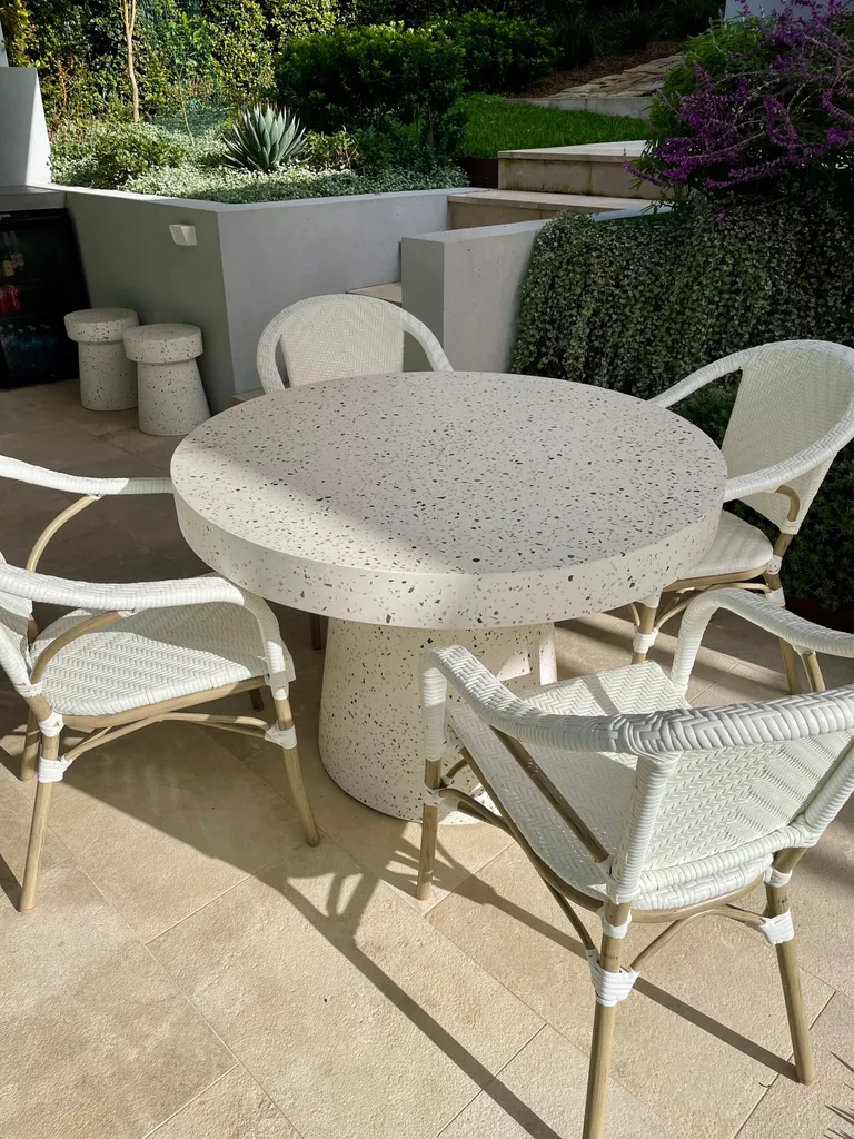 Freedom Biscay dining set in backyard