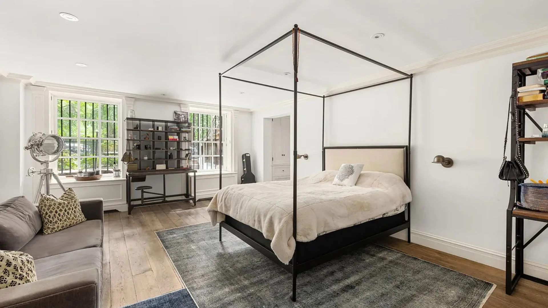 The real life studio located inside Carrie Bradshaw's new Gramarcy Park townhouse. 