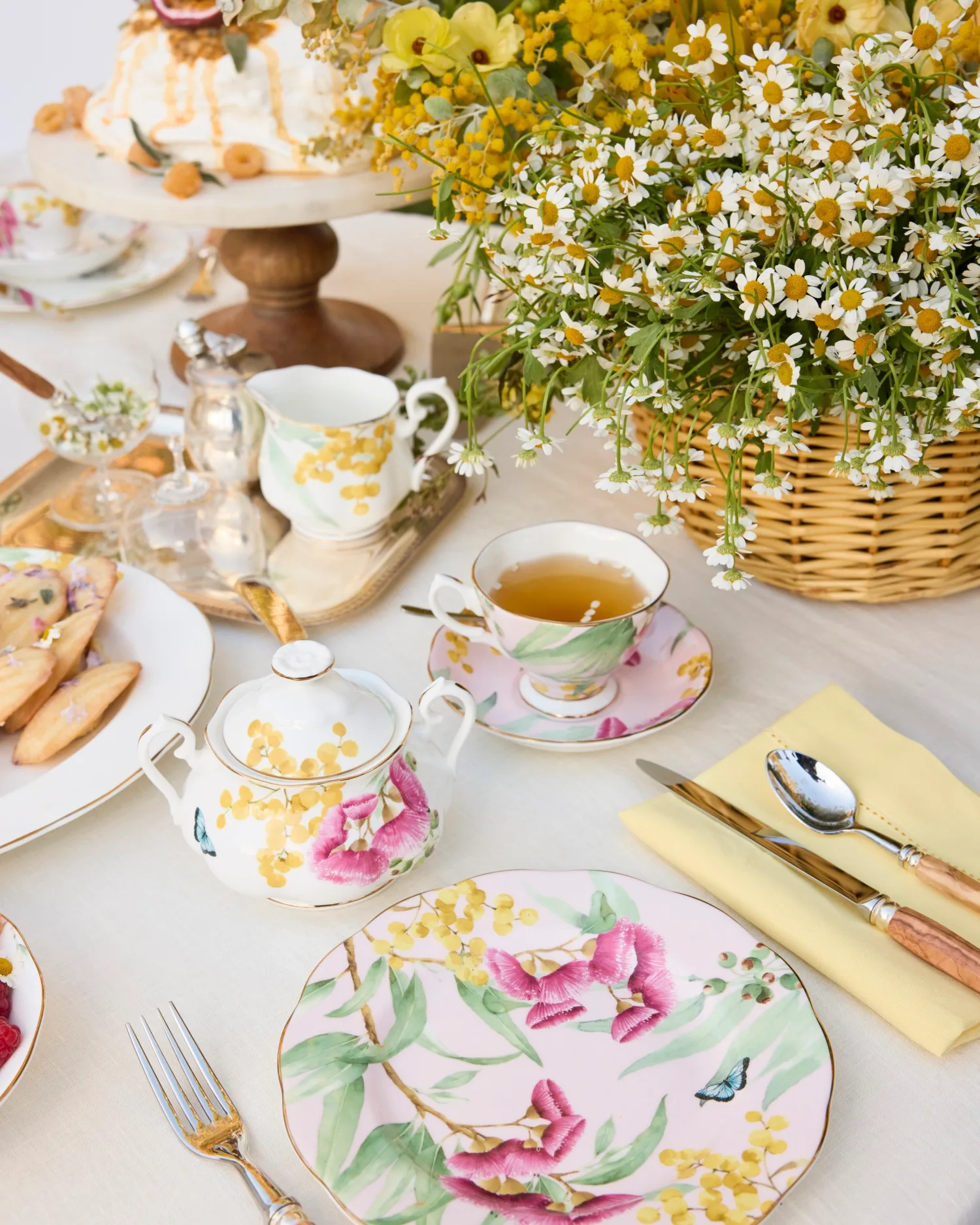 Miranda Kerr's Royal Albert Australiana collection