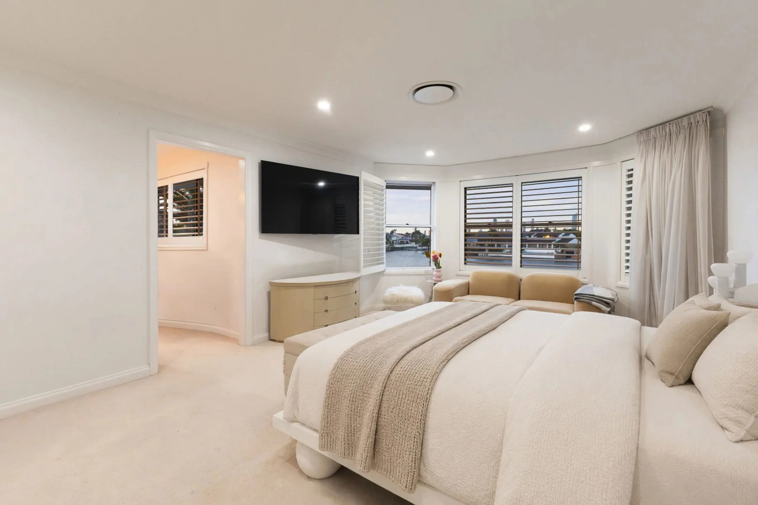 Tammy Hembrow home for sale bedroom