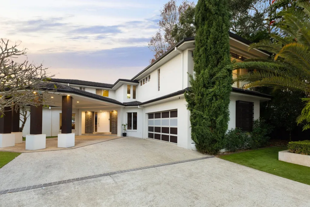 Tammy Hembrow home for sale facade
