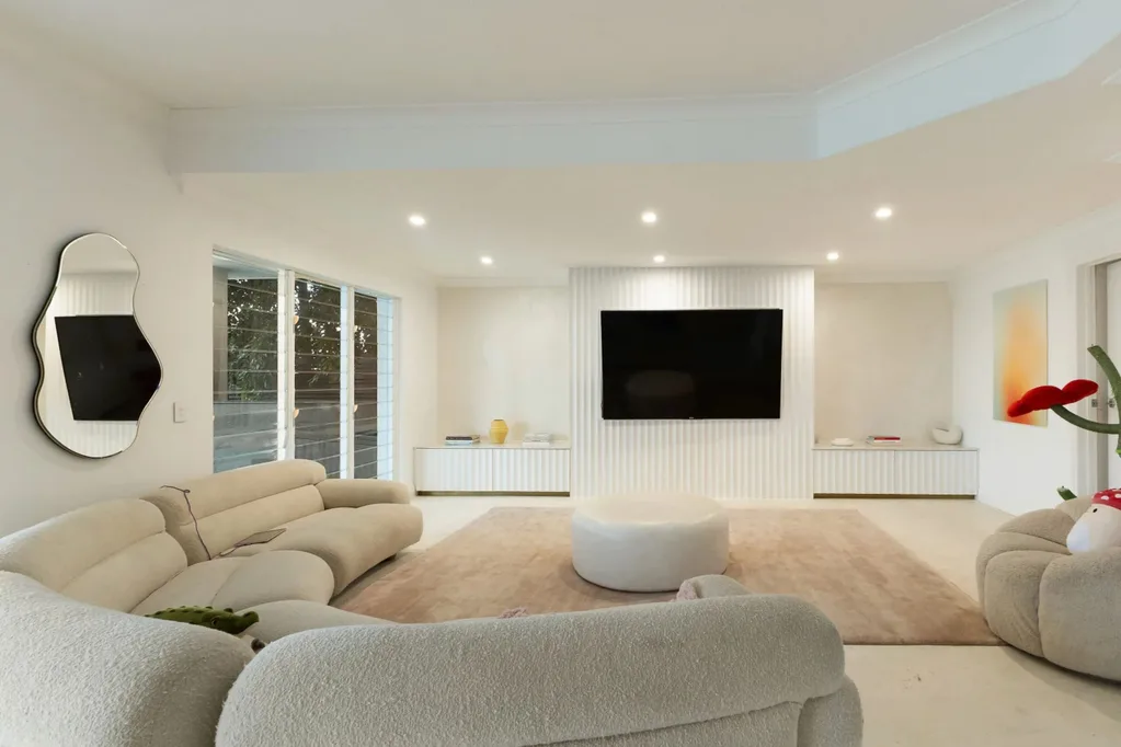 Tammy Hembrow home for sale living