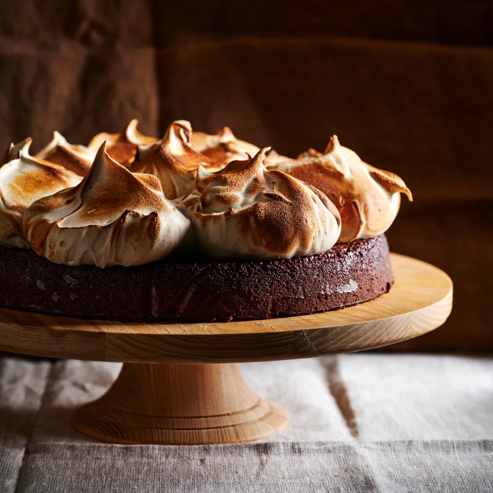 Coffee fudge cake with toasted coffee meringue