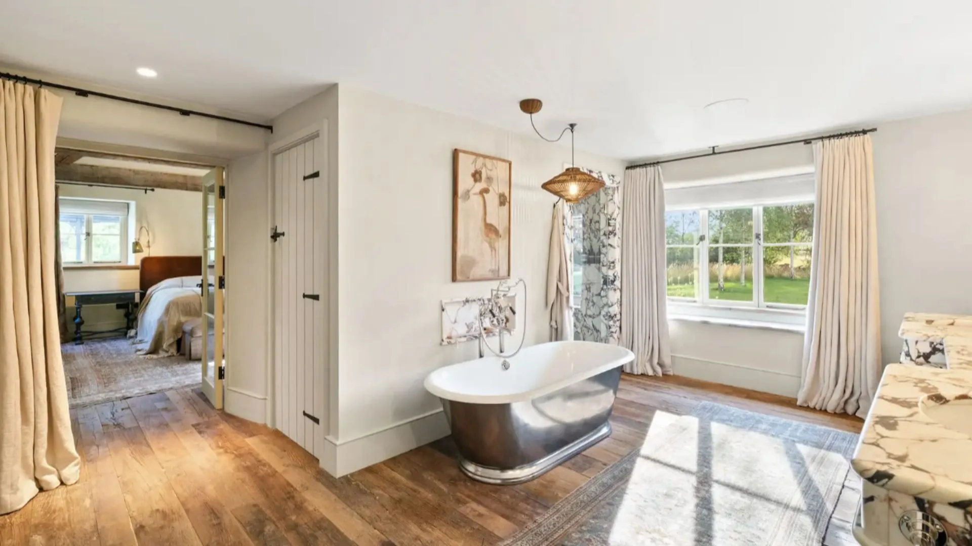 A bathroom inside Ellen Degeneres home in the Cotswolds.