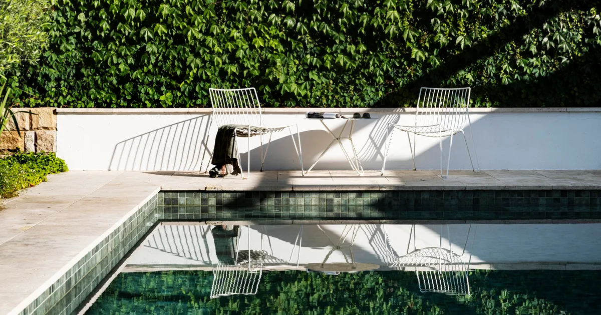Ivy-covered walls lead to romance and whimsy in this garden | Home ...