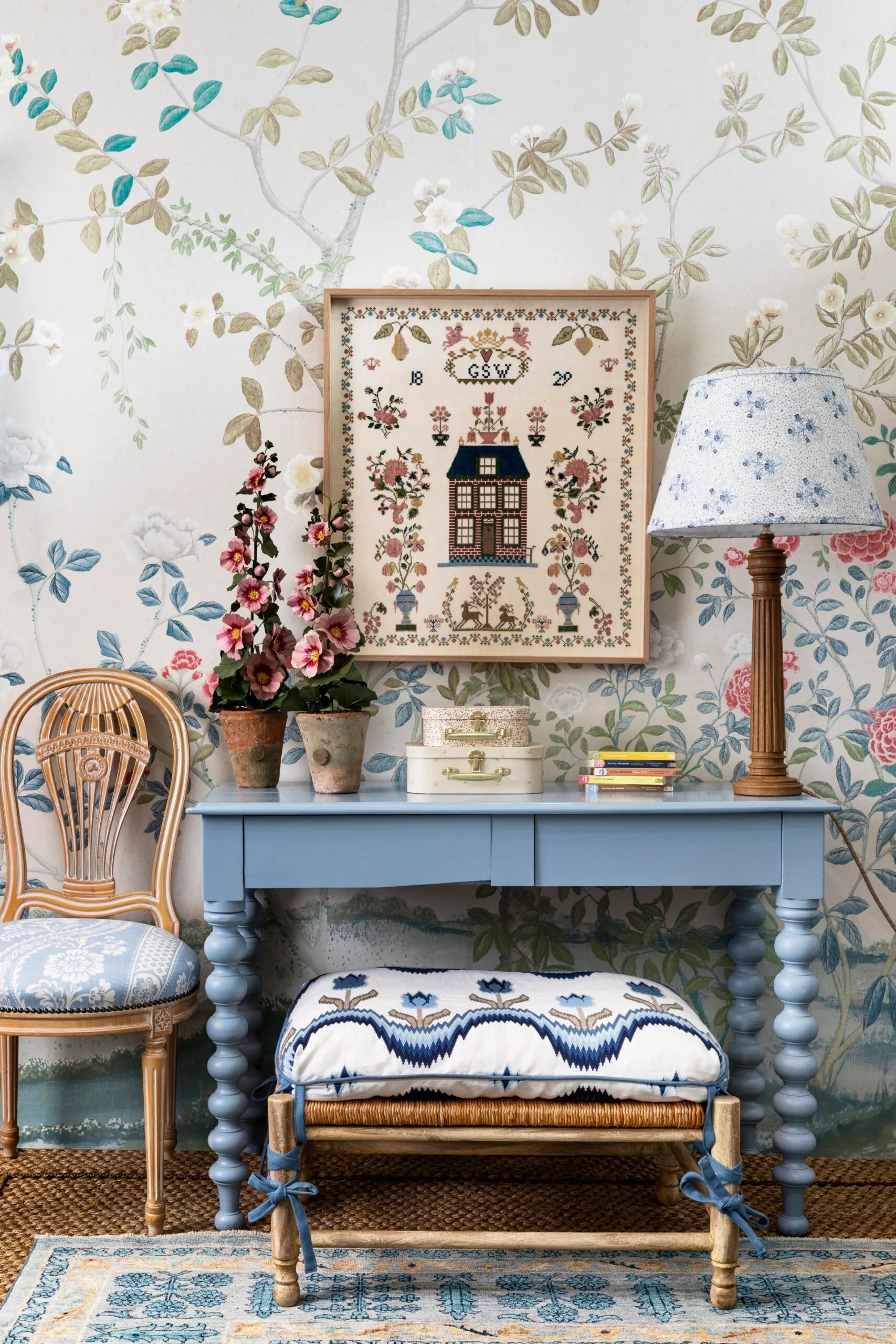 Vintage children's bedroom furniture can be hardy. 