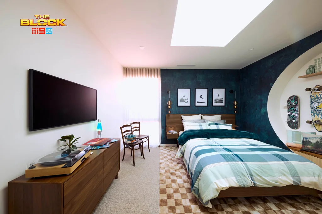 Emma and Ben's teenage boy bedroom.