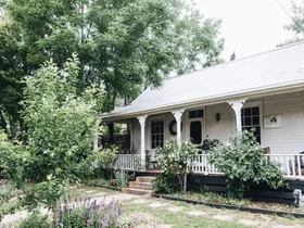 Discovering the charm of Poet’s Lodge in Daylesford