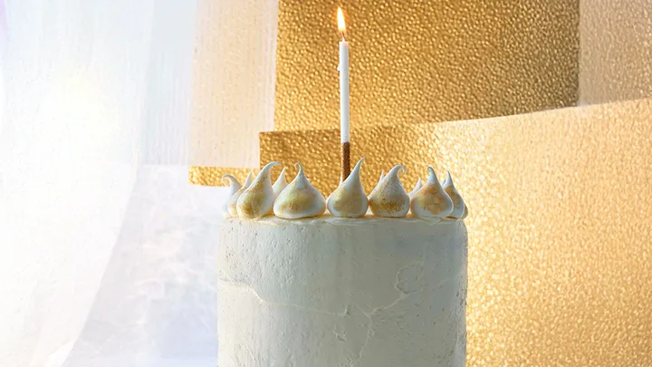 Ginger meringue kiss cake