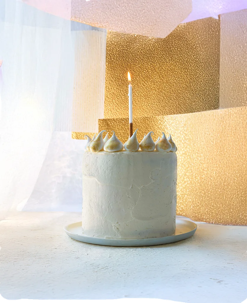 Ginger meringue kiss cake