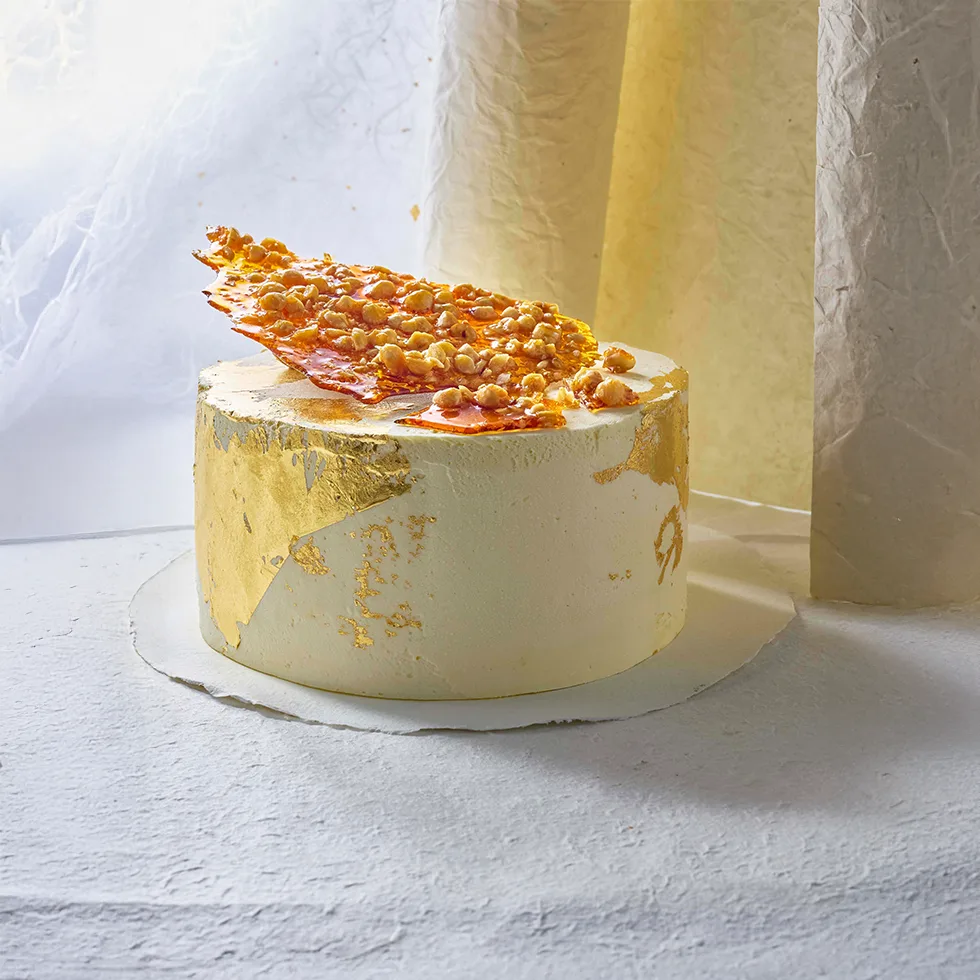 Hazelnut praline cake