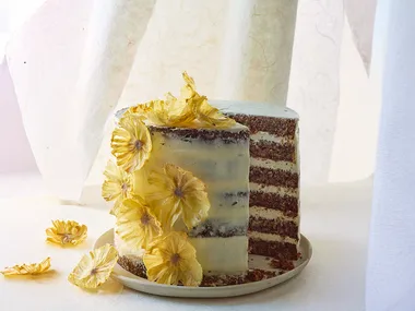 Hummingbird cake with pineapple flowers