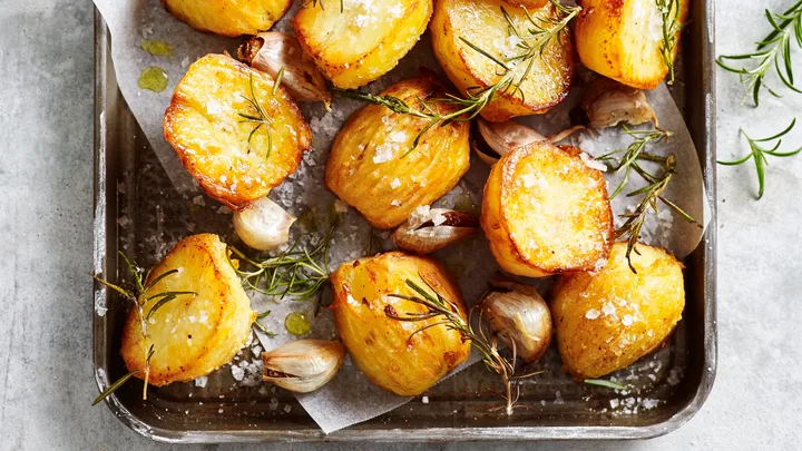 Classic roast potatoes with rosemary salt