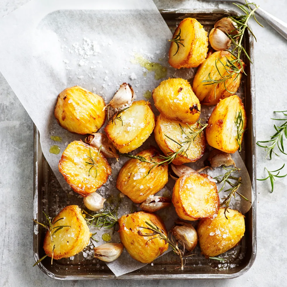 Classic roast potatoes with rosemary salt