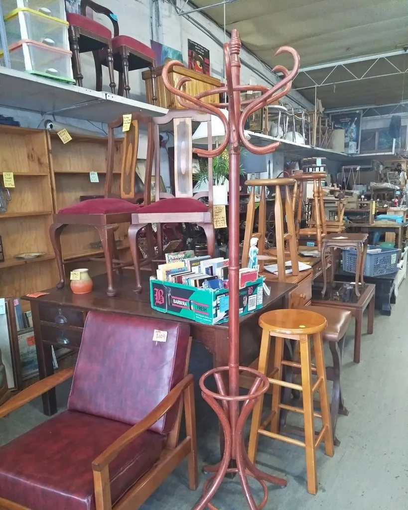 Green's second hand furniture store in melbourne