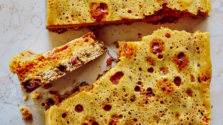 Oat slice with honeycomb