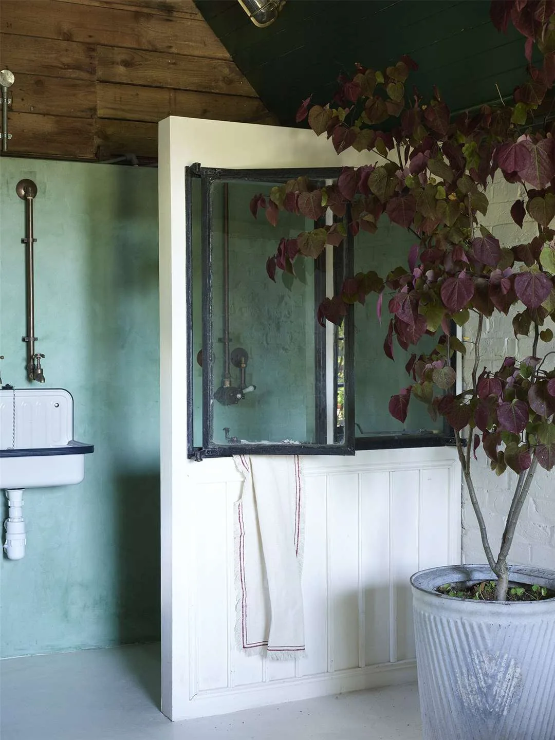 Sienna Miller's bathroom