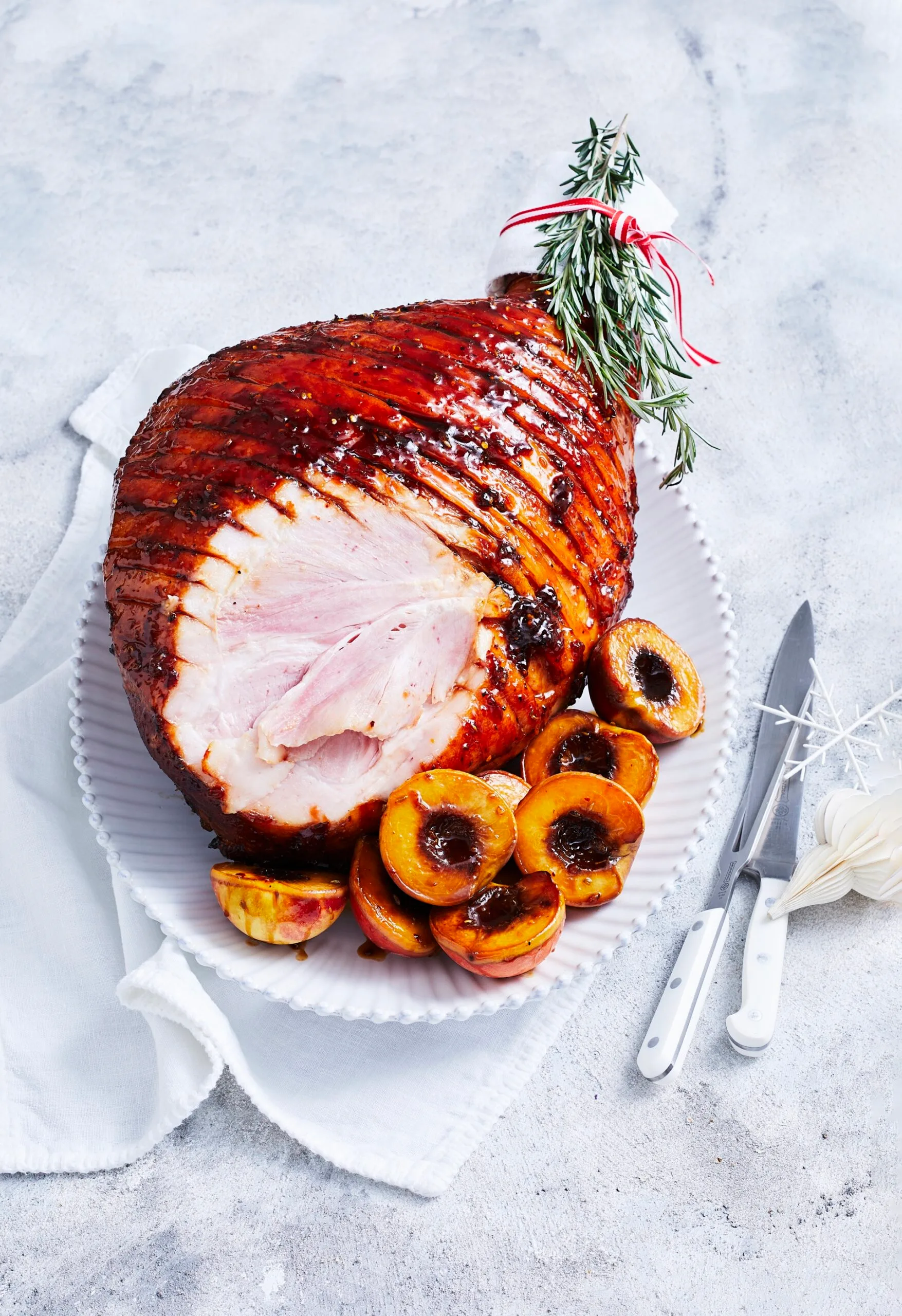 Sticky peach and pepper-glazed ham