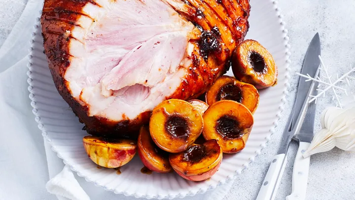 Sticky peach and pepper-glazed ham