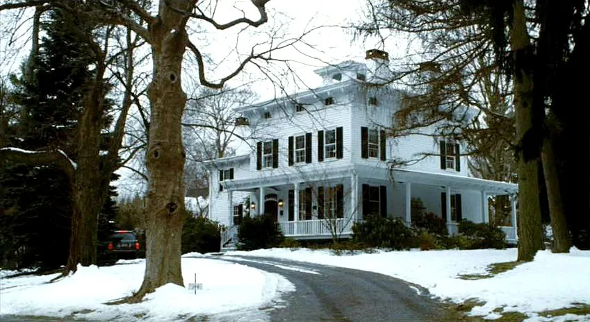 The snow-covered home from 'The Family Stone'