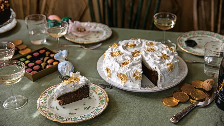 Black and gold cake