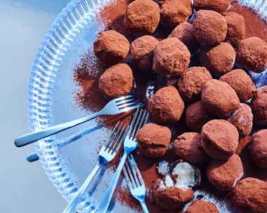 Ice-cream chocolate rum and raisin truffles