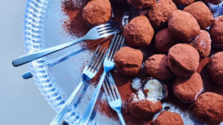 Ice-cream chocolate rum and raisin truffles