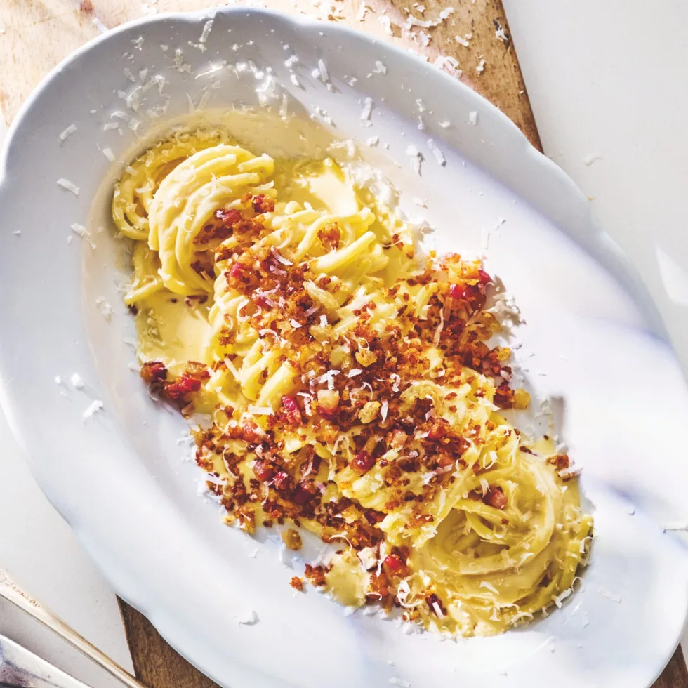 Donna Hay's carbonara with pancetta crumb