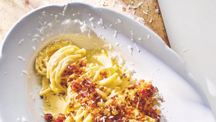 Donna Hay’s carbonara with pancetta crumb