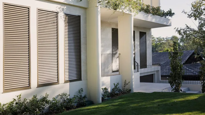 A sleek Brisbane new build that gives parents and teenagers room to breathe