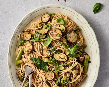 Zucchini and asparagus pasta