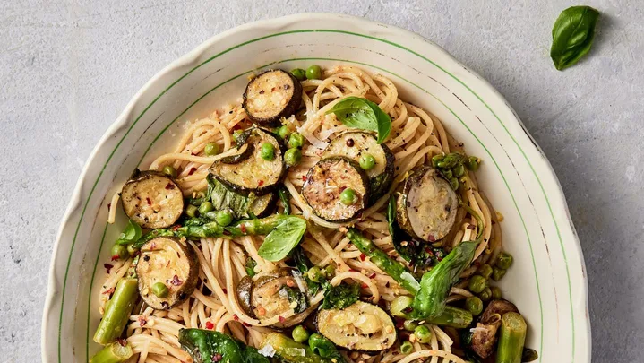 Zucchini and asparagus pasta