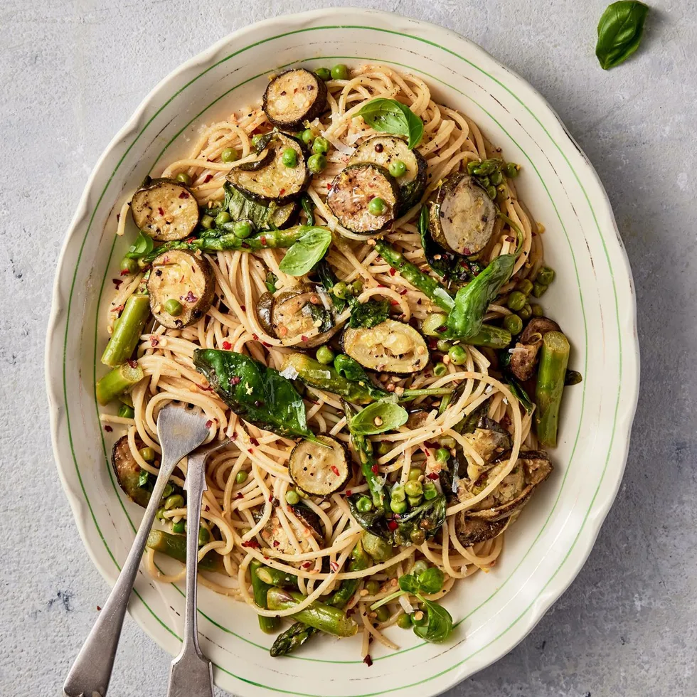Zucchini and asparagus pasta