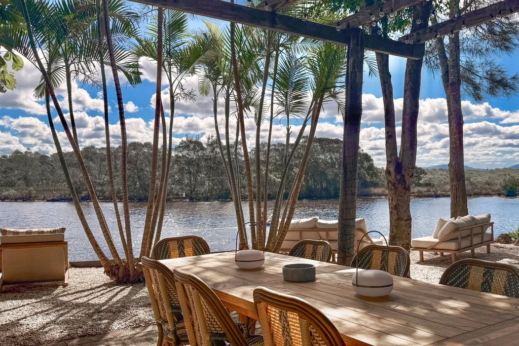 Darren Palmer holiday home Belongil Beach outdoor dining