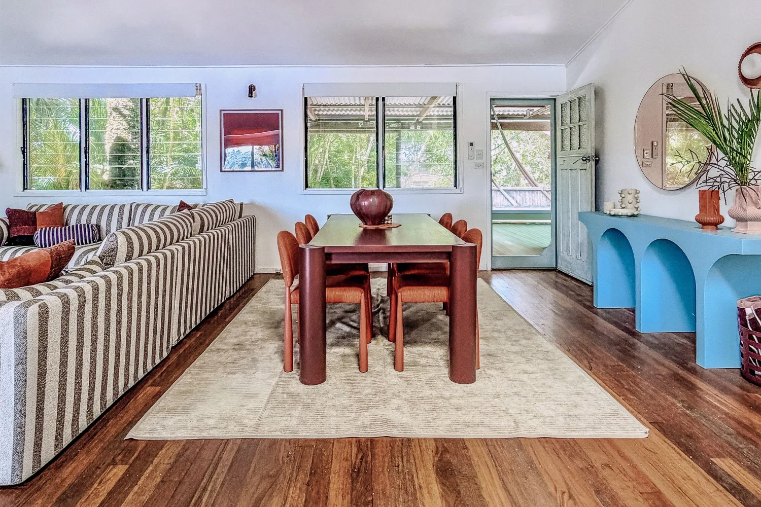 Darren Palmer holiday home Belongil Beach dining area