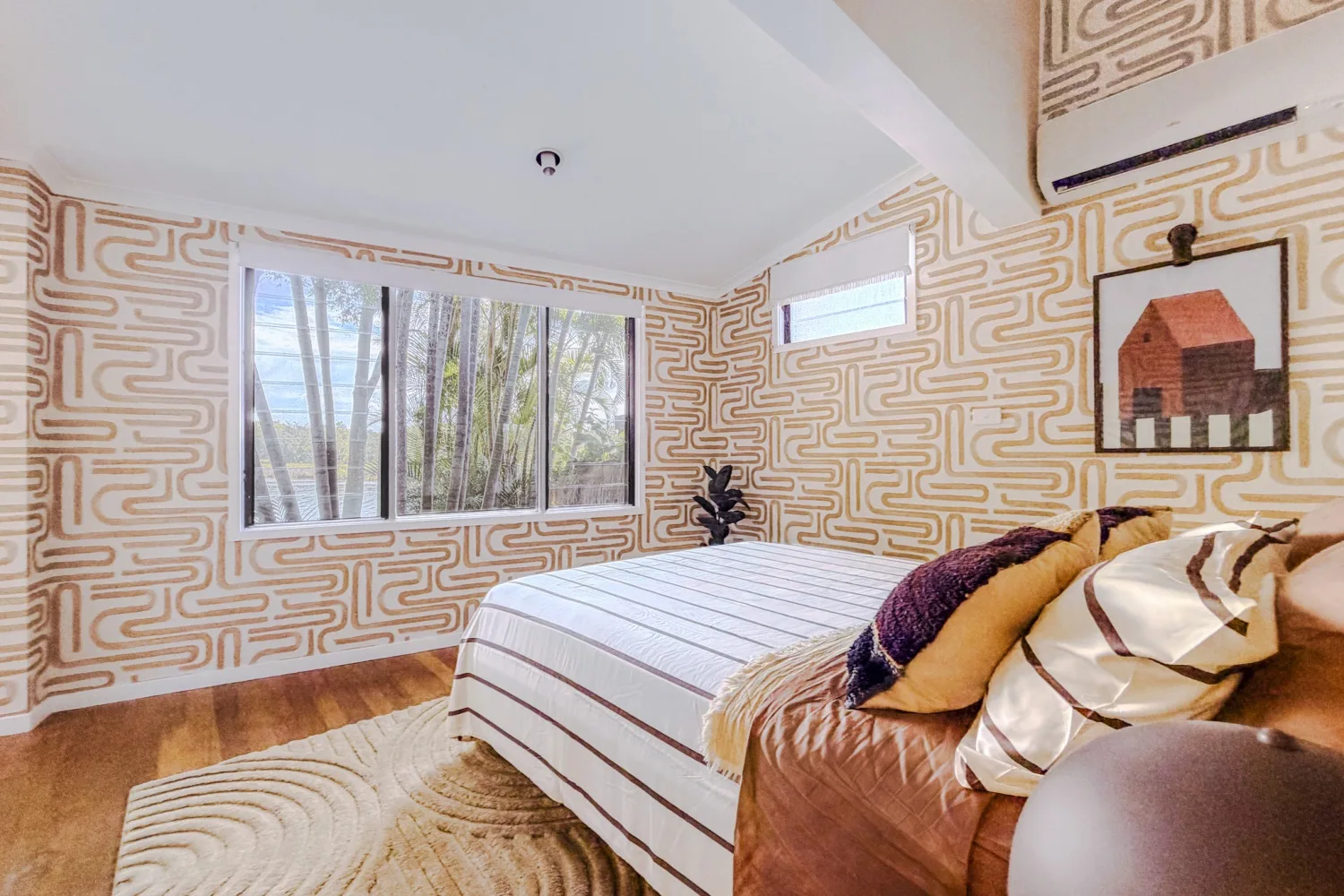 Darren Palmer holiday home Belongil Beach bedroom