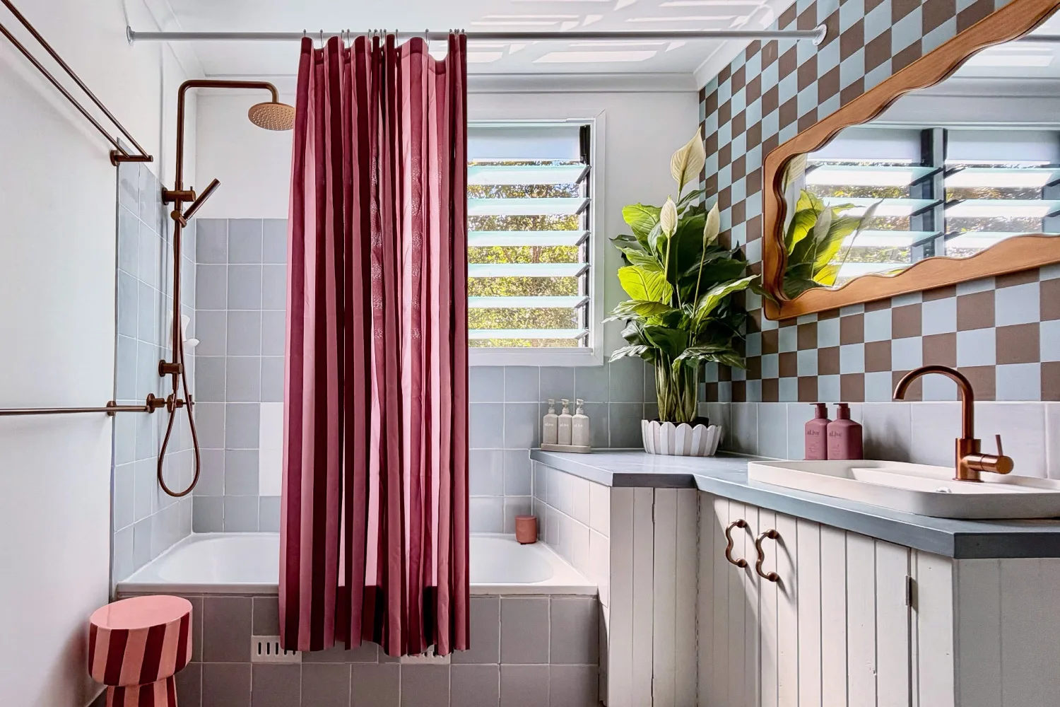 Darren Palmer holiday home Belongil Beach bathroom