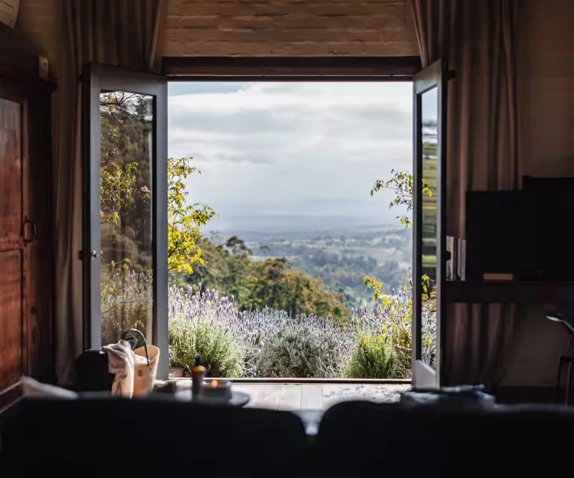 The Studio on Pokolbin Mountain + Romantic NSW Airbnb + Berry Airbnb NSW