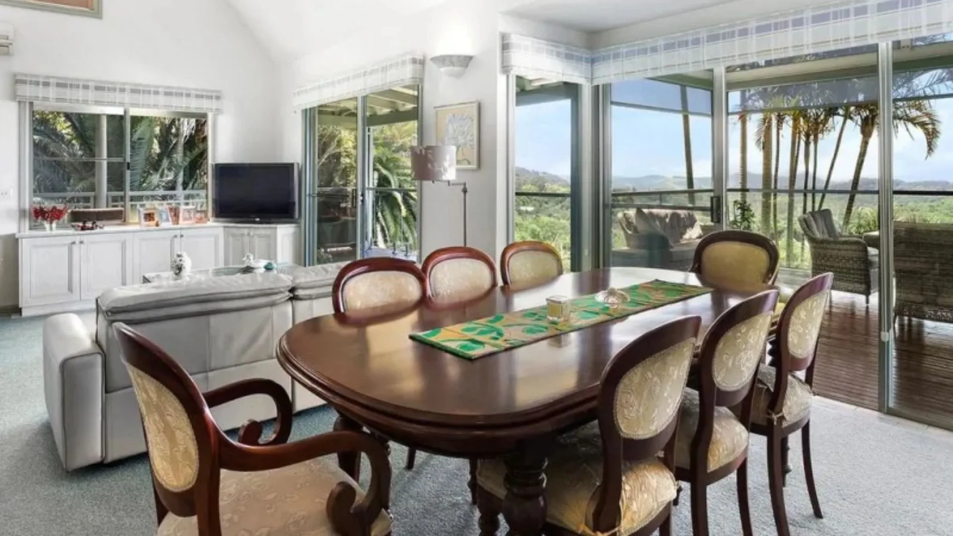 A real estate picture of Jacob Elordi's home dining room 