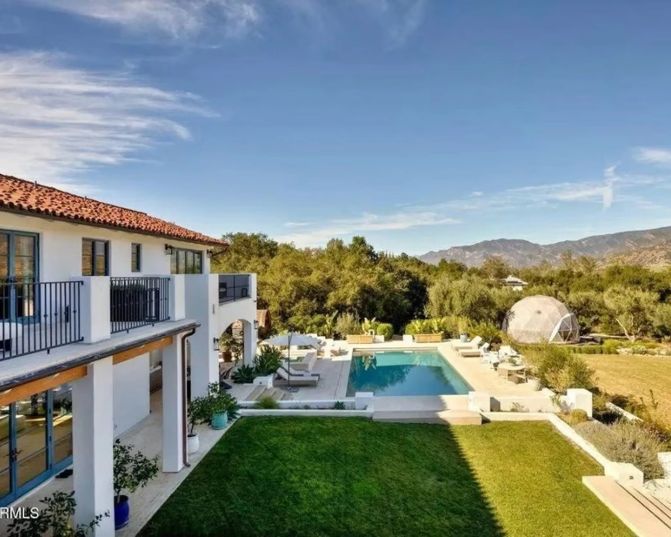 Justin Baldoni home for sale pool