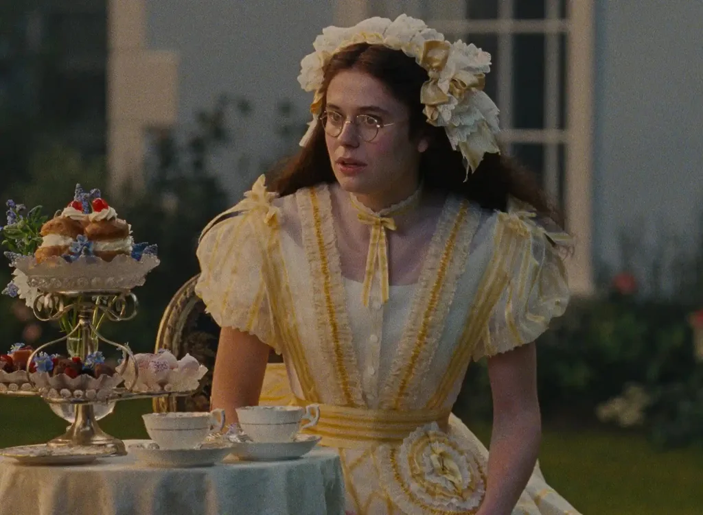 Wuthering Heights Alison Oliver as Isabella Linton